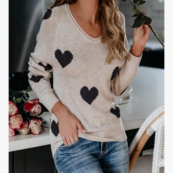 Heart Patterned Sweater - Black and Cream - Picture 5 of 16